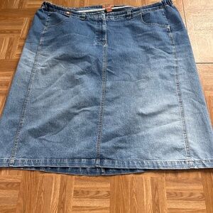 Liz & Me by Catherine’s Denim Skirt- 26W